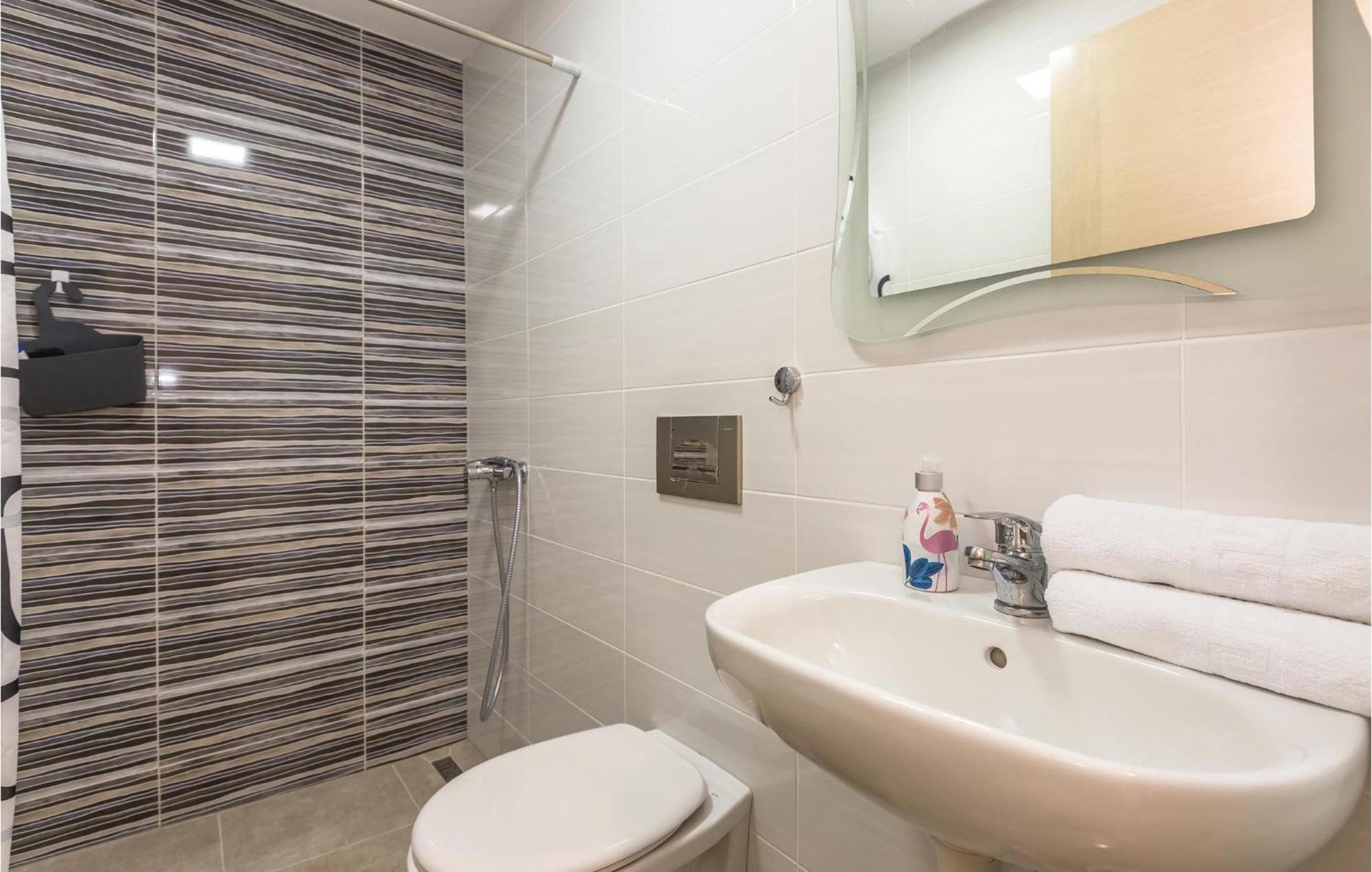 6 Bedroom Gorgeous Home In Zagvozd Ngoại thất bức ảnh